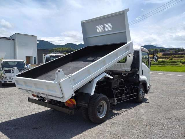 いすゞフォワード 4トンダンプ 三方開き 新明和製 4tダンプ|中古トラックの販売・買取・査定のアイナビ