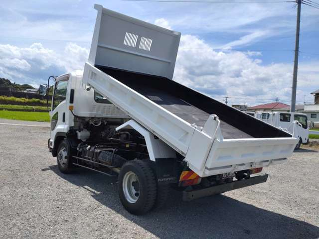 いすゞフォワード 4トンダンプ 三方開き 新明和製 4tダンプ|中古トラックの販売・買取・査定のアイナビ