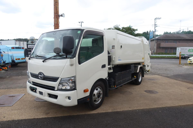 ワイド幅 巻き込みパッカー車 新明和製7.3立米 積載2550kg|中古トラックの販売・買取・査定のアイナビ