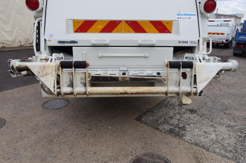 プレス式パッカー車 新明和製8.2立米 積載1600kg|中古トラックの販売・買取・査定のアイナビ