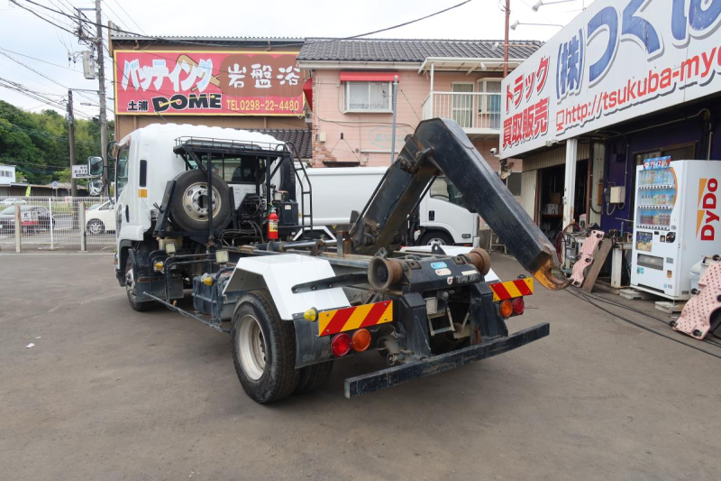 ベッド付 新明和製アームロール積載3750kg 240馬力|中古トラックの販売・買取・査定のアイナビ