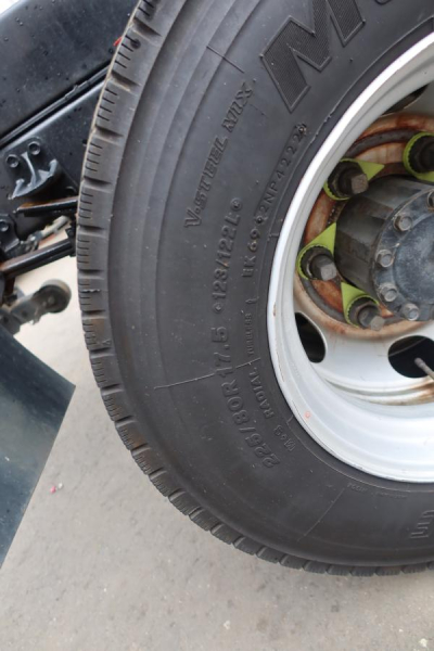 新明和製アームロールベッドなし 積載3900kgCCA44-30|中古トラックの販売・買取・査定のアイナビ