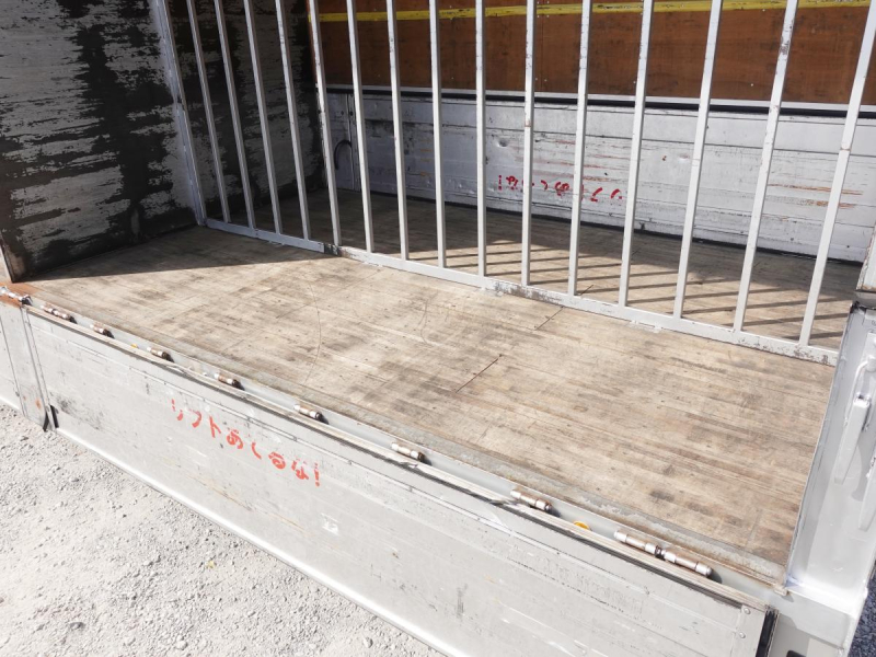 ワイド 増トン 積載6.7t アルミウイング アルミウィング|中古トラックの販売・買取・査定のアイナビ