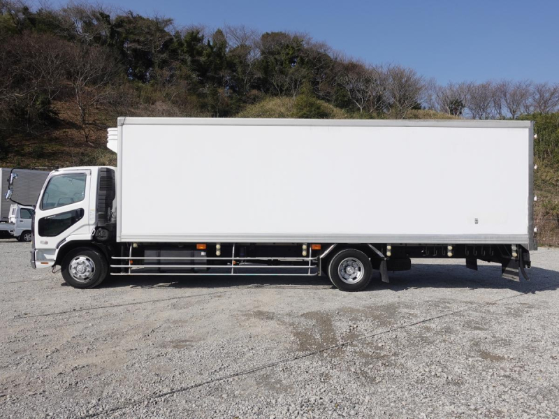 ワイド増トン積載6.3t-30度低温冷蔵冷凍|中古トラックの販売・買取・査定のアイナビ