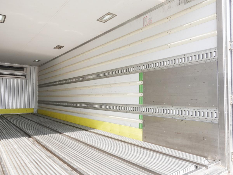 ワイド増トン積載6.3t-30度低温冷蔵冷凍|中古トラックの販売・買取・査定のアイナビ