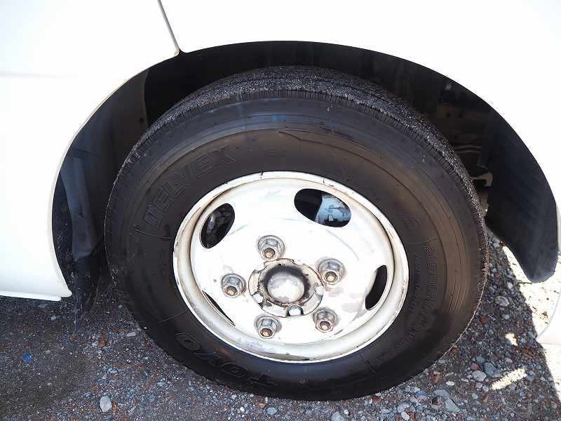 シビリアン10人乗りバスコンキャンピングカー自動スイング扉|中古トラックの販売・買取・査定のアイナビ