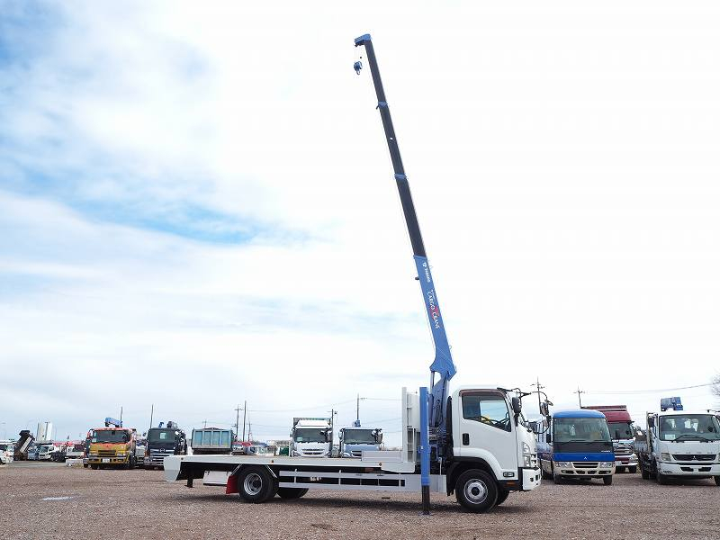 いすゞフォワード増トン中型4段セルフクレーンラジコン|中古トラックの販売・買取・査定のアイナビ