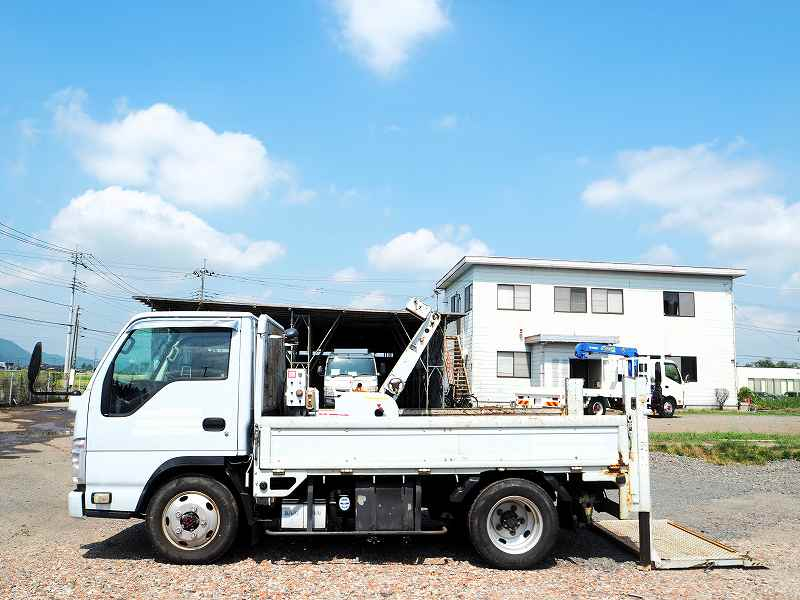 いすゞエルフ 4WD 標準ショート 10尺 平ボディ 垂直パワーゲート|中古トラックの販売・買取・査定のアイナビ