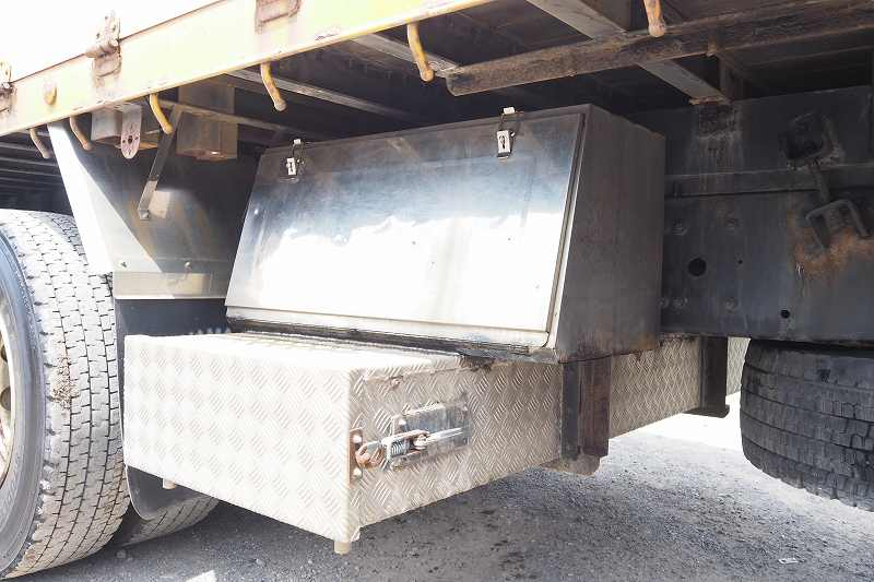 スーパーグレート3軸高床2デフ4段クレーンラジコンアルミ平|中古トラックの販売・買取・査定のアイナビ