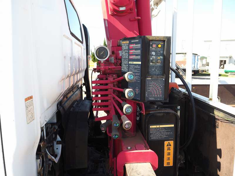 タイタン4段クレーン2.9t吊ラジコンワイド平ボディ積載3.5t|中古トラックの販売・買取・査定のアイナビ