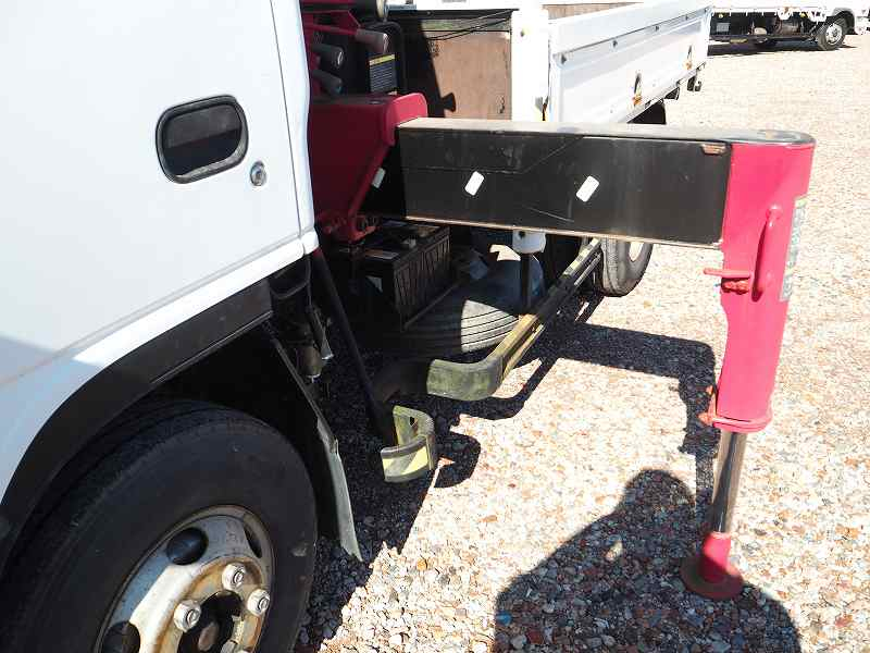 タイタン4段クレーン2.9t吊ラジコンワイド平ボディ積載3.5t|中古トラックの販売・買取・査定のアイナビ