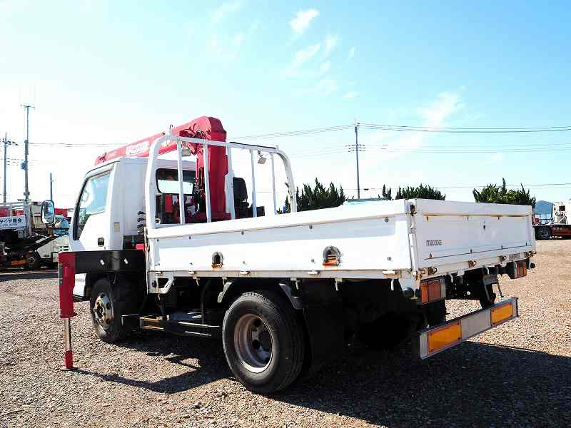 タイタン4段クレーン2.9t吊ラジコンワイド平ボディ積載3.5t|中古トラックの販売・買取・査定のアイナビ