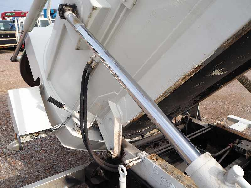 ファイター兼松汚泥吸引車強力吸引作業車バキュームダンパー|中古トラックの販売・買取・査定のアイナビ