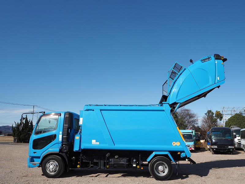 ファイター塵芥車新明和製10.2立米プレス式パッカー 計量器|中古トラックの販売・買取・査定のアイナビ