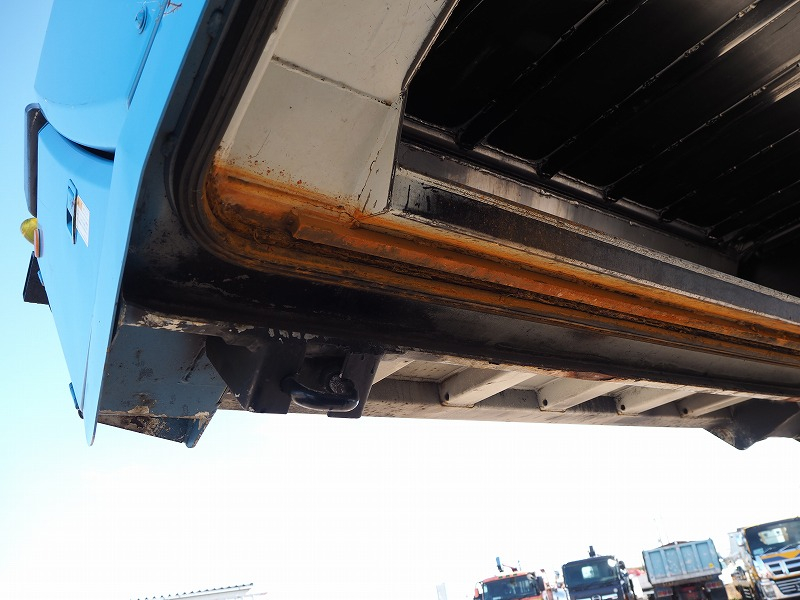 ファイター塵芥車新明和製10.2立米プレス式パッカー 計量器|中古トラックの販売・買取・査定のアイナビ