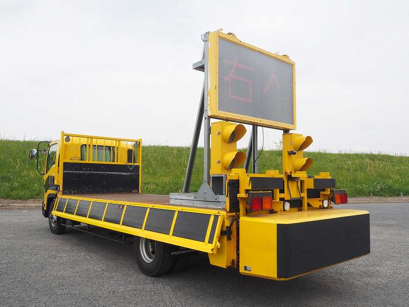 いすゞフォワード道路作業車標識車平ボディ|中古トラックの販売・買取・査定のアイナビ