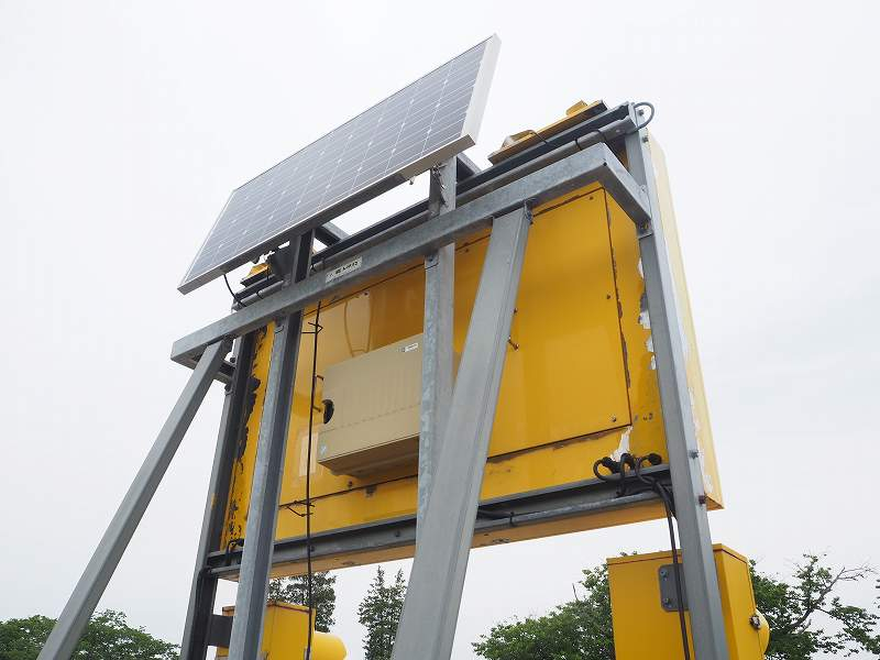 いすゞフォワード道路作業車標識車平ボディ|中古トラックの販売・買取・査定のアイナビ