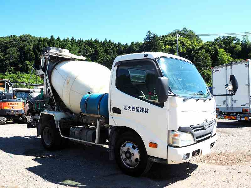 日野デュトロカヤバ製2.5立米生コンコンクリートミキサー車|中古トラックの販売・買取・査定のアイナビ