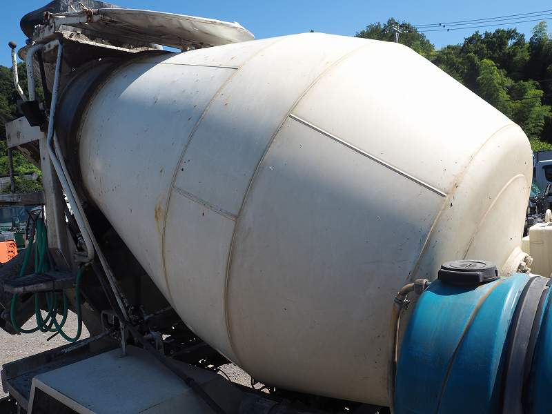 日野デュトロカヤバ製2.5立米生コンコンクリートミキサー車|中古トラックの販売・買取・査定のアイナビ