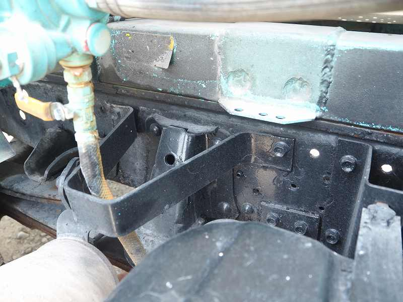 いすゞエルフカヤバ製生コンコンクリートミキサー車2.5立米|中古トラックの販売・買取・査定のアイナビ