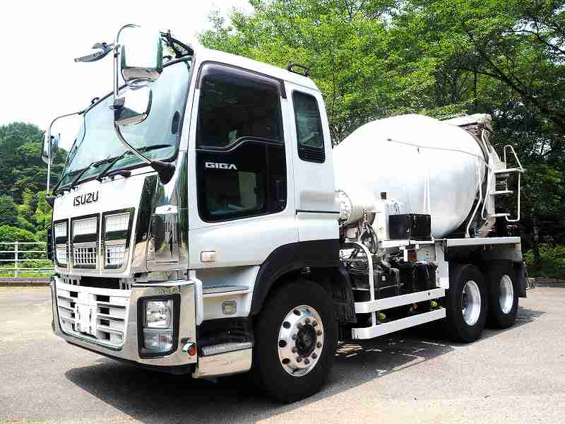 ギガ2デフ新明和8.7立米ミキサー車電動スランプガード|中古トラックの販売・買取・査定のアイナビ