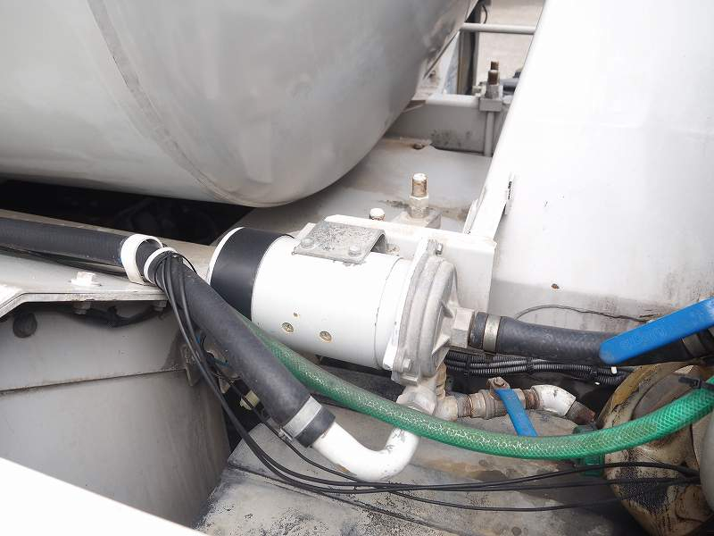 ギガ2デフ新明和8.7立米ミキサー車電動スランプガード|中古トラックの販売・買取・査定のアイナビ