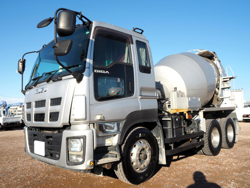 いすゞギガミキサー車2デフ新明和スランプガード|中古トラックの販売・買取・査定のアイナビ