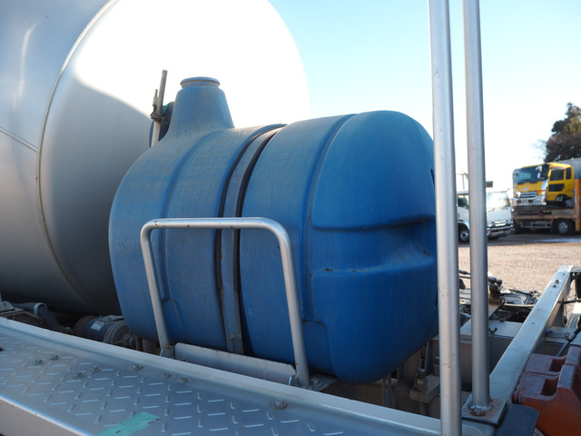 いすゞギガミキサー車2デフ新明和スランプガード|中古トラックの販売・買取・査定のアイナビ