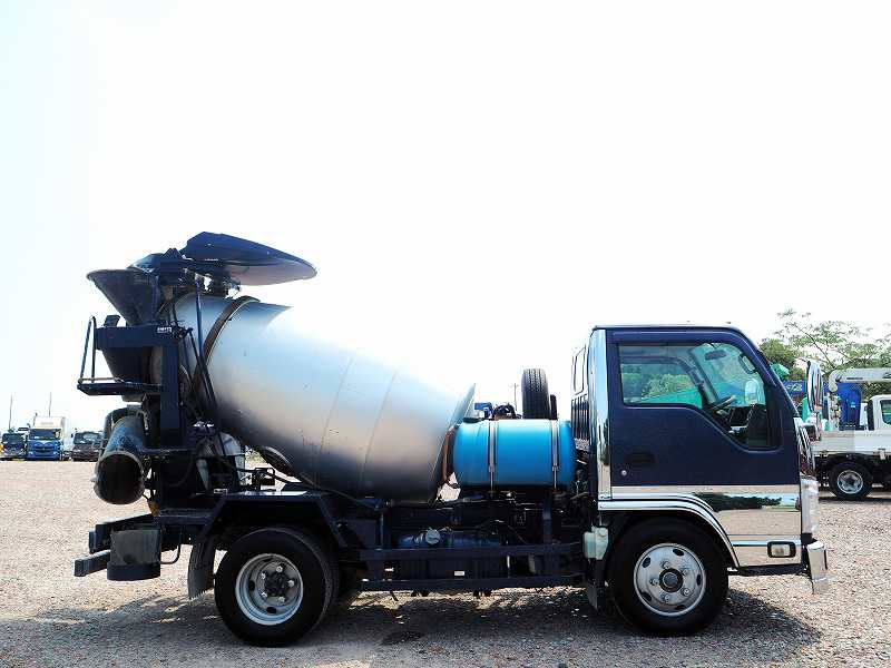 エルフカヤバコンクリートミキサー車電動スランプガード付|中古トラックの販売・買取・査定のアイナビ