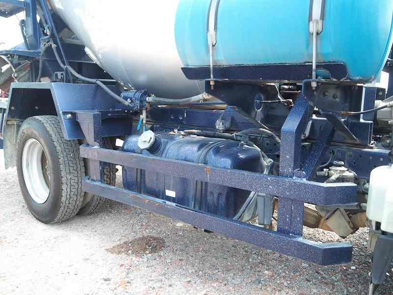 エルフカヤバコンクリートミキサー車電動スランプガード付|中古トラックの販売・買取・査定のアイナビ