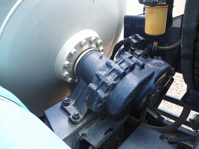 エルフカヤバコンクリートミキサー車電動スランプガード付|中古トラックの販売・買取・査定のアイナビ