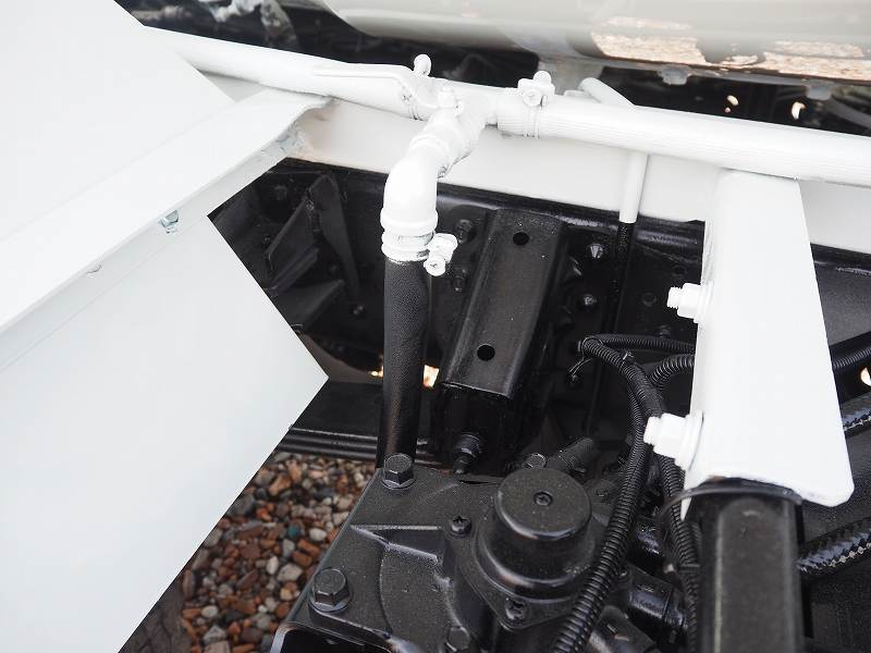 三菱ふそうキャンター極東製2.5立米生コンミキサー車|中古トラックの販売・買取・査定のアイナビ