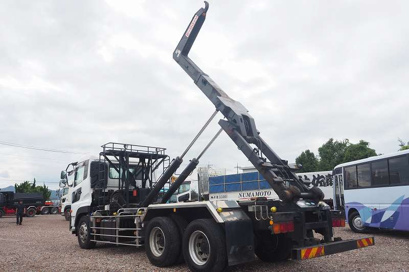 UDクオン2デフGVW22tアームロールツインホイスト410馬力|中古トラックの販売・買取・査定のアイナビ