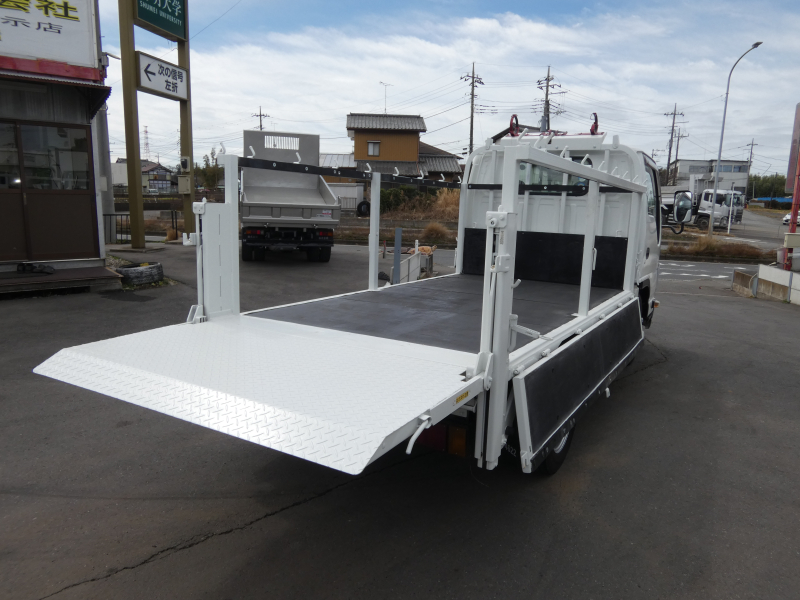 H23 2トン マニュアル 平ボディ 260212|中古トラックの販売・買取・査定のアイナビ