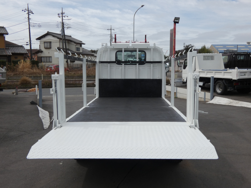 H23 2トン マニュアル 平ボディ 260212|中古トラックの販売・買取・査定のアイナビ