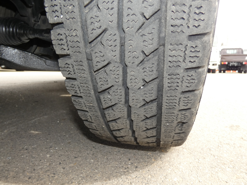 H23 2トン マニュアル 平ボディ 260212|中古トラックの販売・買取・査定のアイナビ