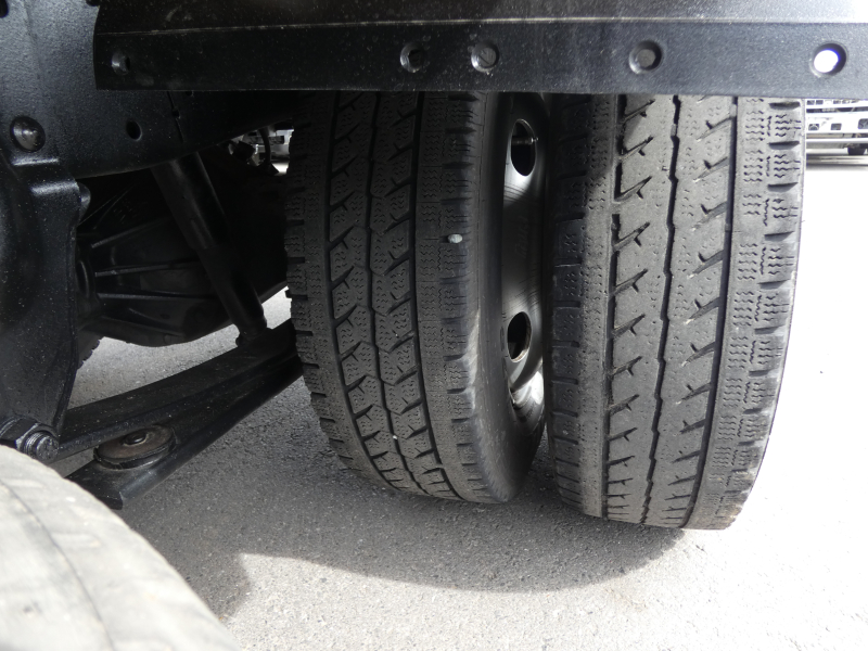 H23 2トン マニュアル 平ボディ 260212|中古トラックの販売・買取・査定のアイナビ