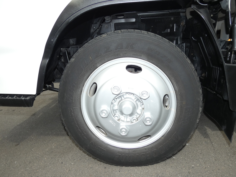 H23 2トン マニュアル 平ボディ 260212|中古トラックの販売・買取・査定のアイナビ