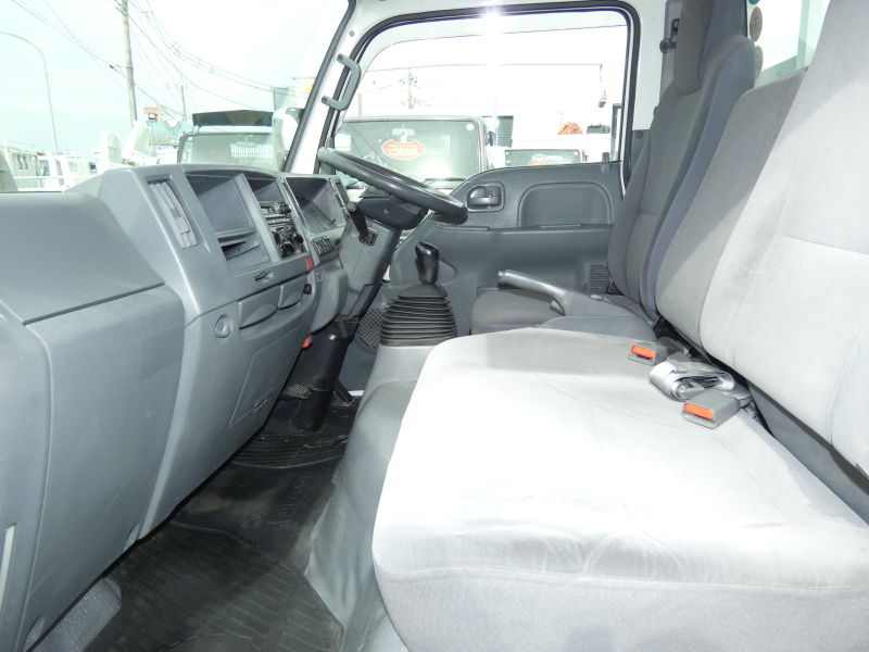 H23 2トン マニュアル 平ボディ 260212|中古トラックの販売・買取・査定のアイナビ