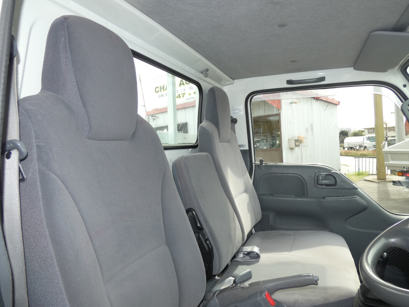 H23 2トン マニュアル 平ボディ 260212|中古トラックの販売・買取・査定のアイナビ