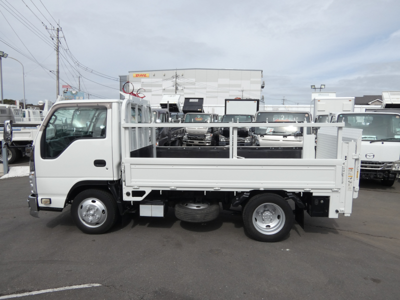 H23 2トン マニュアル 平ボディ 260212|中古トラックの販売・買取・査定のアイナビ