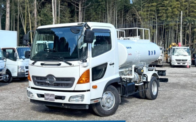 最大数量3900L 前後散水 サブエンジン式 AT|中古トラックの販売・買取・査定のアイナビ