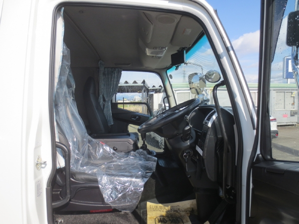 三菱ファイター冷蔵冷凍車ゲート付|中古トラックの販売・買取・査定のアイナビ