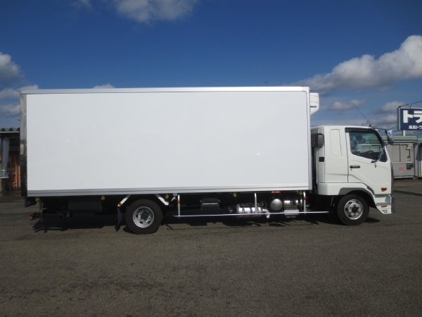 三菱ファイター冷蔵冷凍車ゲート付|中古トラックの販売・買取・査定のアイナビ