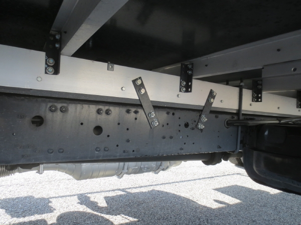 三菱ファイター冷蔵冷凍車ゲート付|中古トラックの販売・買取・査定のアイナビ