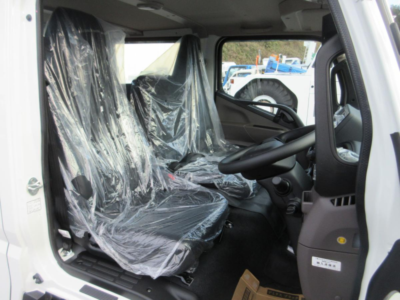 AT Wキャブ 平ボデー 積載2トン 6人乗り !!|中古トラックの販売・買取・査定のアイナビ