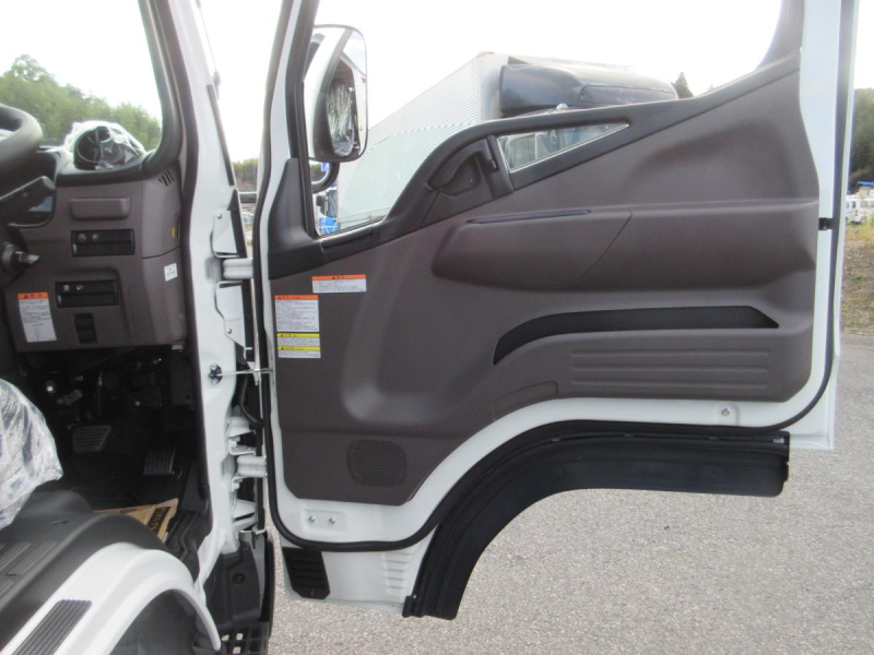 AT Wキャブ 平ボデー 積載2トン 6人乗り !!|中古トラックの販売・買取・査定のアイナビ