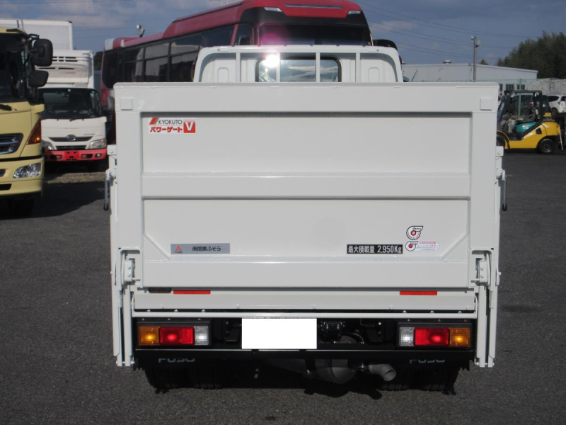 AT　積載2950kg　平ボデー　垂直ゲート　全低床　!!|中古トラックの販売・買取・査定のアイナビ