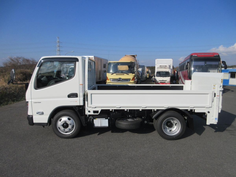 AT　積載2950kg　平ボデー　垂直ゲート　全低床　!!|中古トラックの販売・買取・査定のアイナビ