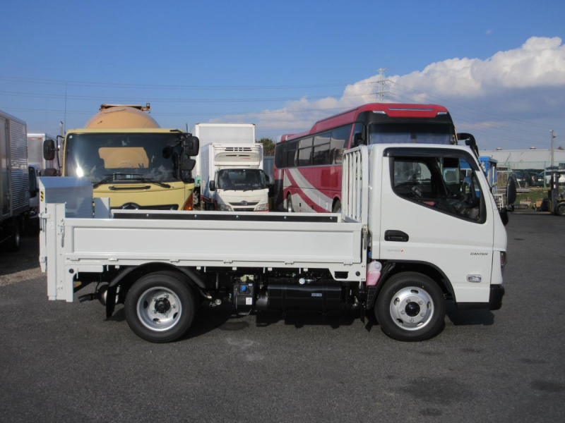 AT　積載2950kg　平ボデー　垂直ゲート　全低床　!!|中古トラックの販売・買取・査定のアイナビ